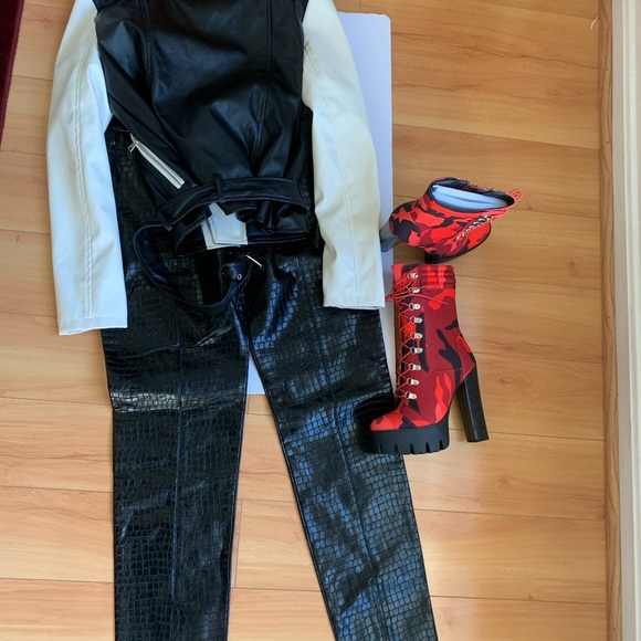 Black and White moto - Picture 6 of 7